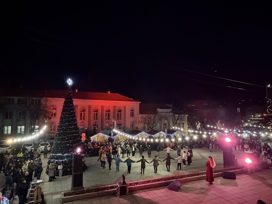 Коледен дух подари на Белоградчик певицата Цветелина