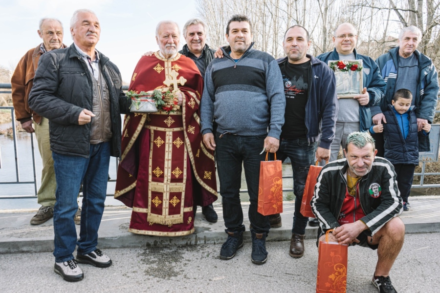 На 6 януари ще бъде извършен традиционният Богоявленски ритуал за вадене на Светия кръст от водите на река Искър в Мездра