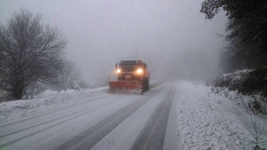 АПИ: 468 снегорина обработват републиканските пътища, движението се осъществява без затруднения при зимни условия