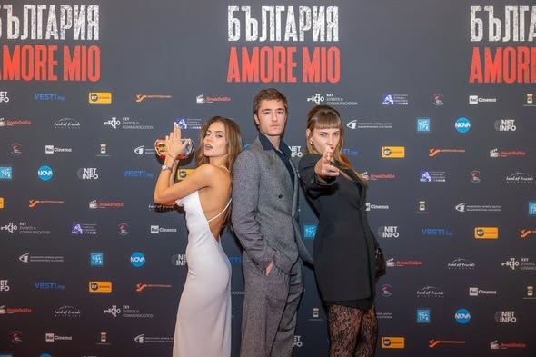 Популярни актьори водят  \