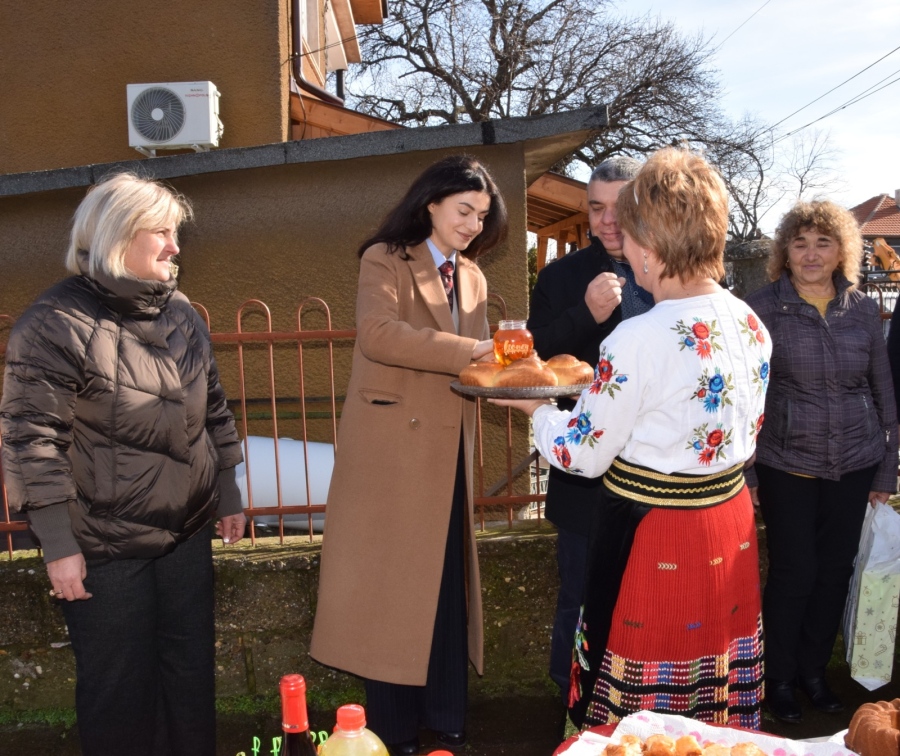 Областният управител Ани Арутюнян присъства на официалното откриване на строителни дейности в с. Неговановци