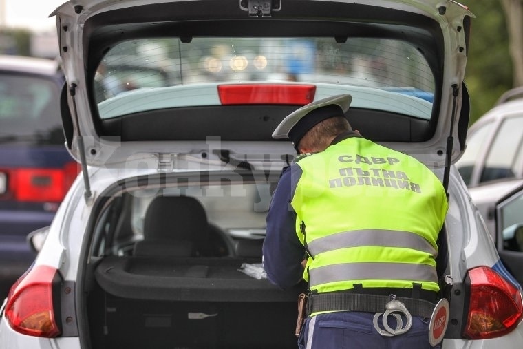 За 24 часа: Полицаи провериха 152 човека и 133 автомобила във Видинско