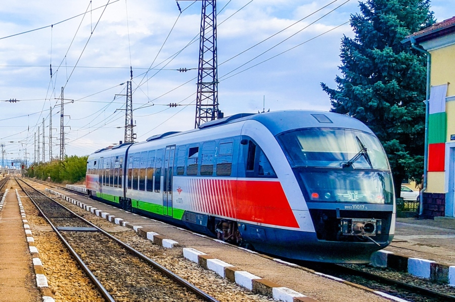 БДЖ осигурява допълнителни места за посетителите на фестивала „Сурва“ в Перник