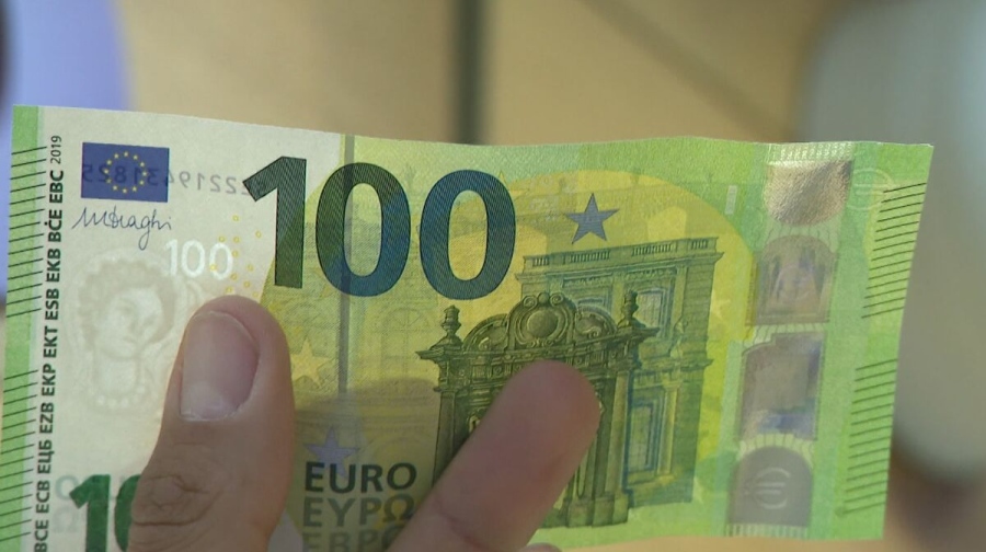 Арестуваха мъж, платил вода с фалшиво евро