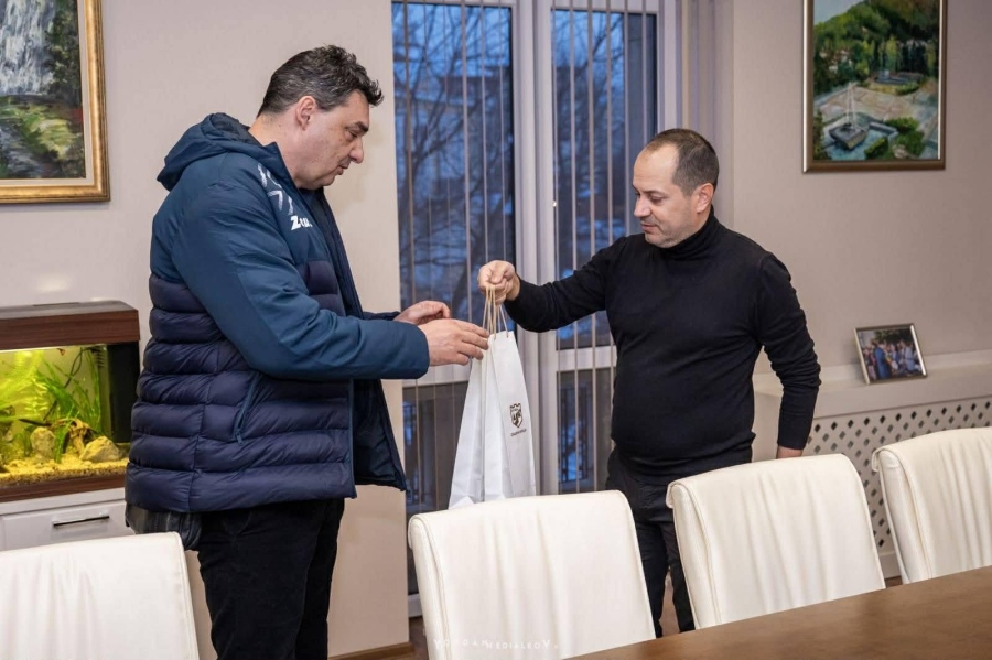 Легендата на българския волейбол Владимир Николов представи книгата си \