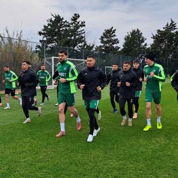 Ботев пристигна успешно в Кипър и вече проведе първото си тренировъчно занимание