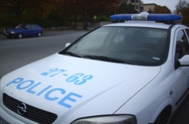  Пиян таксиджия удари паркирано „Пежо“ в Берковица