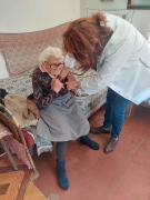 Доктори – доброволци обикалят села в Северозапада и помагат на самотни баби и дядовци