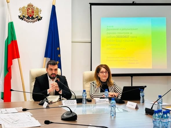 Областният управител Николай Николов: „Модерната и балансирана образователна система изисква последователна и дългосрочна концепция с ясна визия за всяко едно училище“