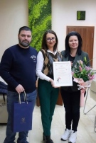 Кметът Маринела Николова награди победителите от конкурса за женени двойки