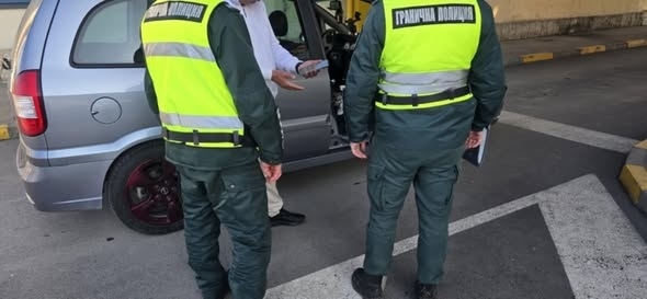 Гранични полицаи отново задържаха на Дунав мост мъж, измамил възрастна жена