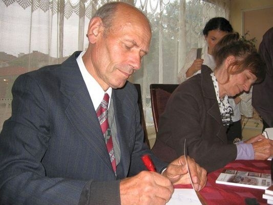 Писателят Цветко Стеев навърши 80 години