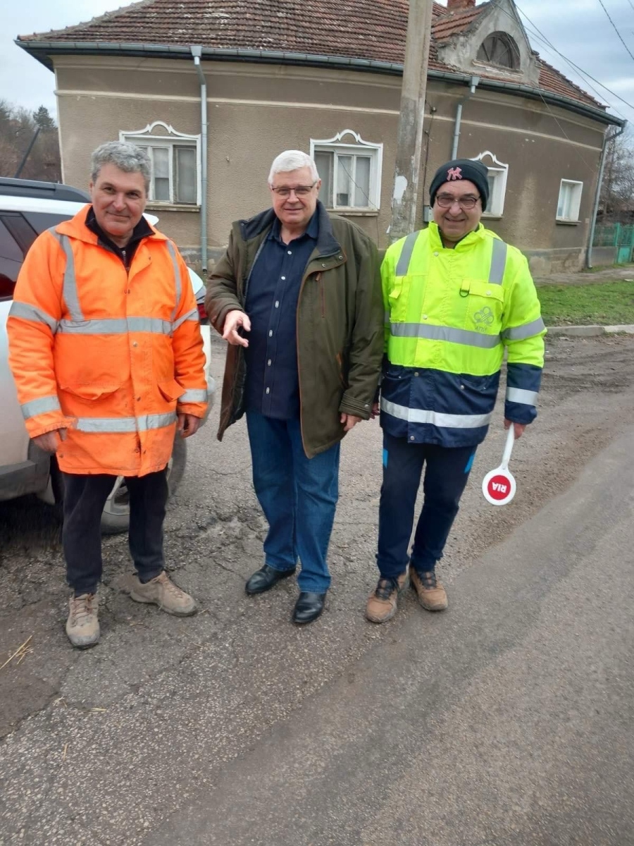 АПИ започна аварийно изкърпване на пътищата в Мизия