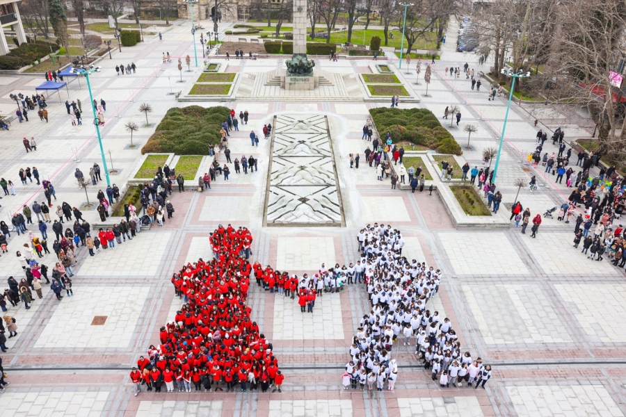 Община Видин с нов опит за рекорд  за най-дълга мартеница 