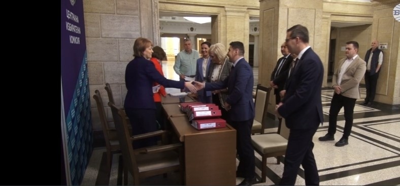 ДПС внесе документи за регистрация в ЦИК за самостоятелно участие в предсрочните парламентарни избори на 19 април