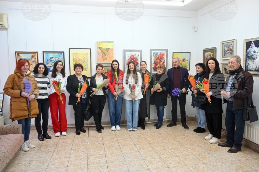 Изложба с картини, рисувани от жени, беше открита в художествена галерия „Кутловица“ в Монтана