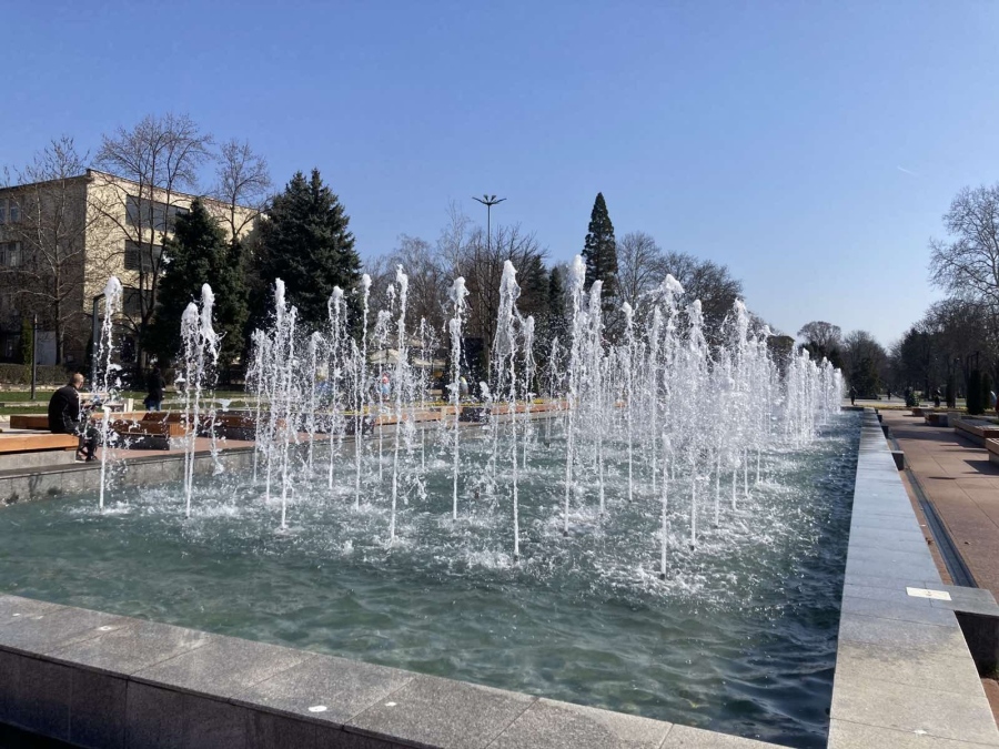 Монтана се стяга за Великден, пуснаха централния фонтан