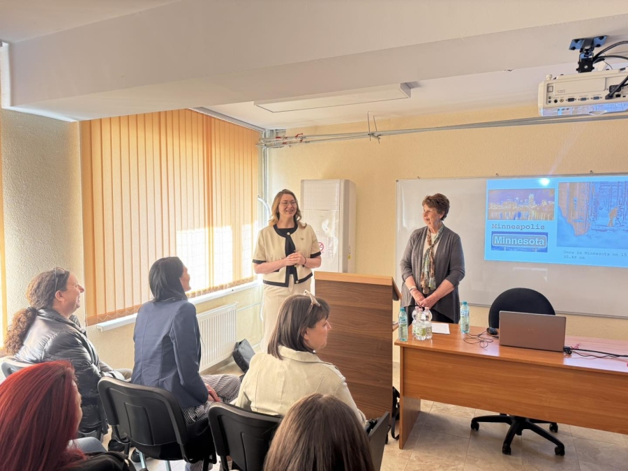 Публична лекция за ранното детско развитие се проведе във Враца