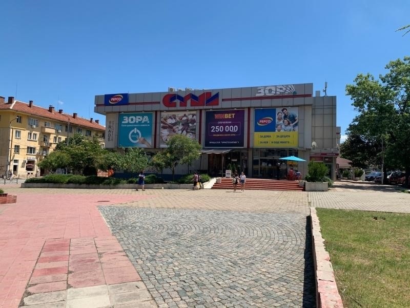 Довършват ремонта на центъра във Враца