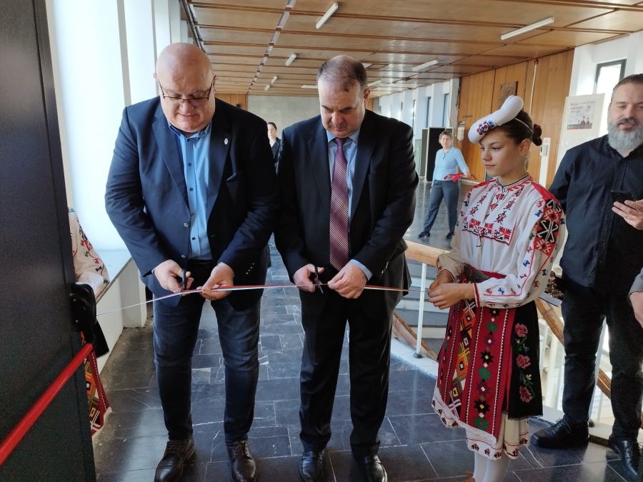 Кметът д-р Цветан Ценков откри новата зала на Общински съвет – Видин