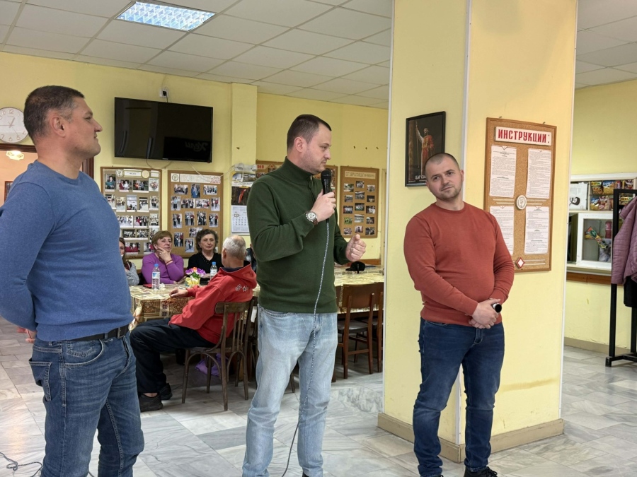 Тихомир Кръстев, \