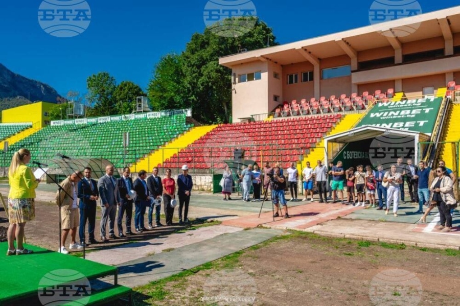 До средата на лятото ще продължи  ремонтът на лекоатлетическата писта във Враца 