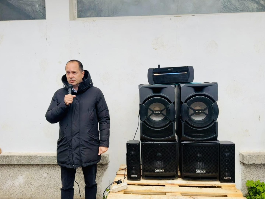 В село Три кладенци организираха конни надбягвания