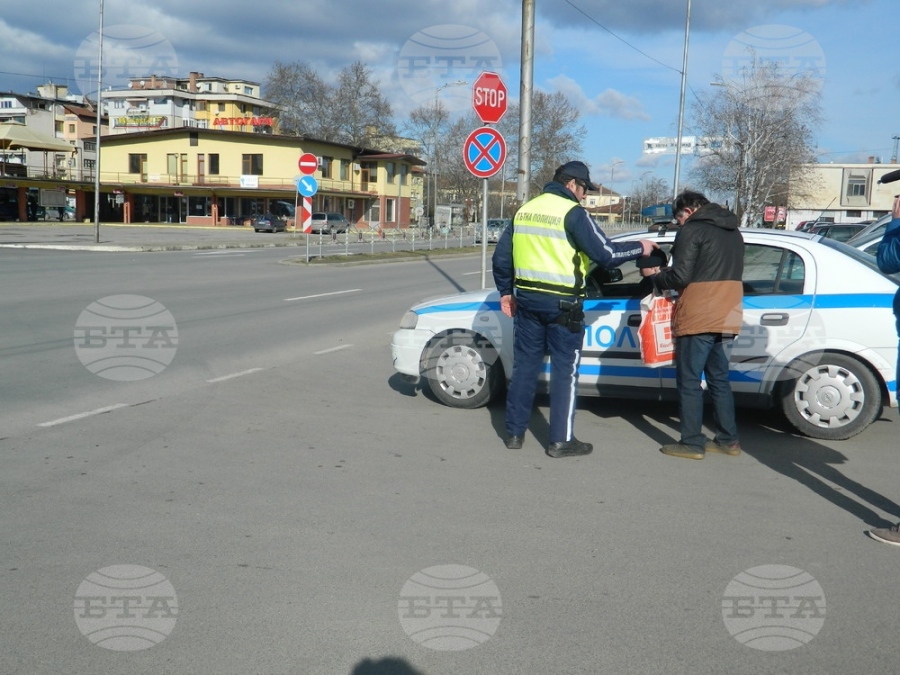 Полицията в Монтанско засилва контрола около църковните храмове и по пътищата през великденските празници