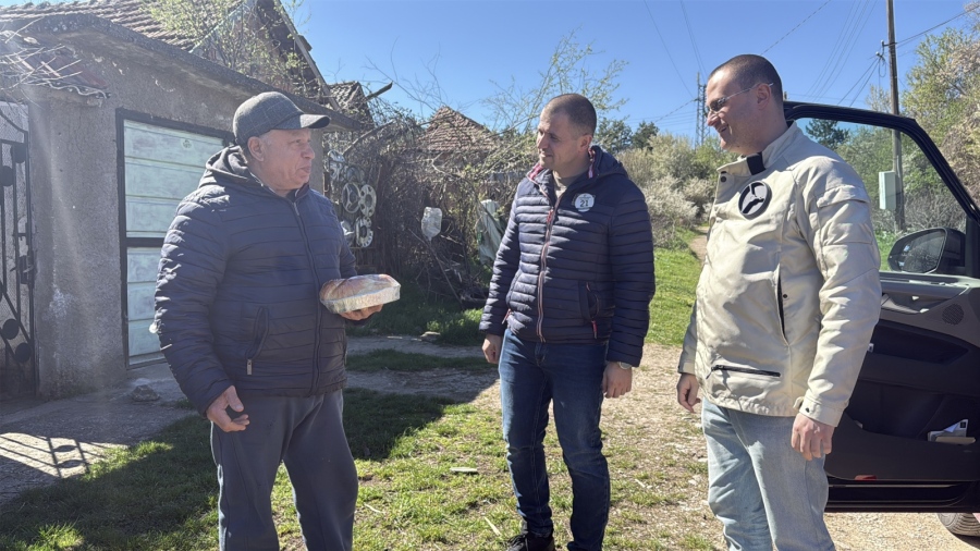 В навечерието на Великден: Кандидатите на „Прогресивна България” зарадваха нуждаещи се във Врачанско с великденски козунаци
