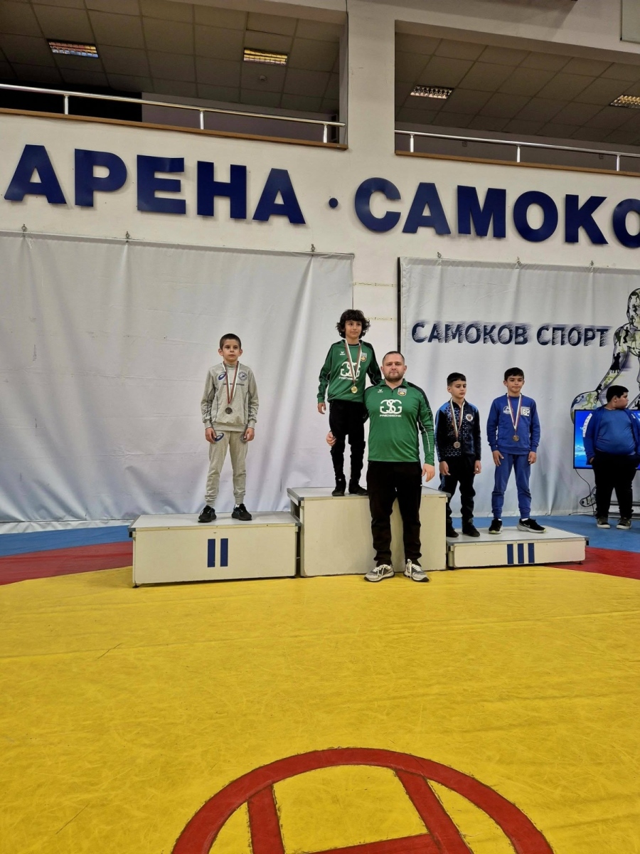 Лъвчетата на Ботев 93 с куп медали от ДЛОШ