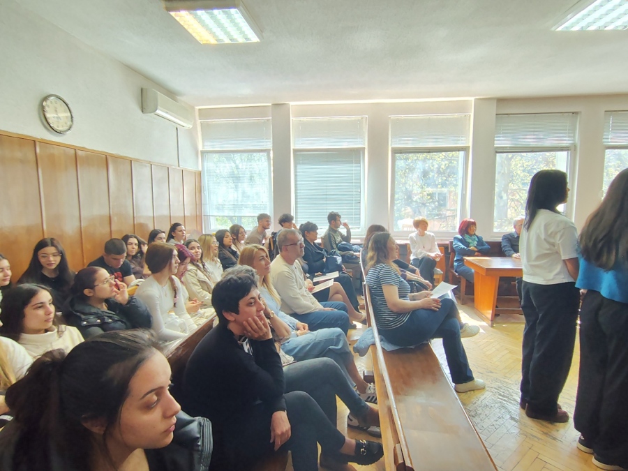 В Деня на Конституцията в Монтана разиграха симулативен съдебен процес