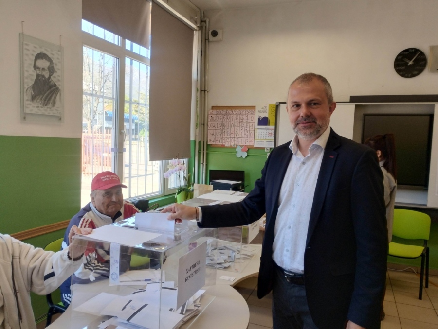 Иво Цанев: Гласувах за по-добро бъдеще на България, за държавност и просперитет