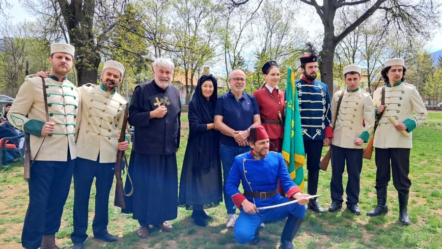 Врачанският театър представи възстановка на Априлското въстание в 5-то ОУ „Иван Вазов“ в София