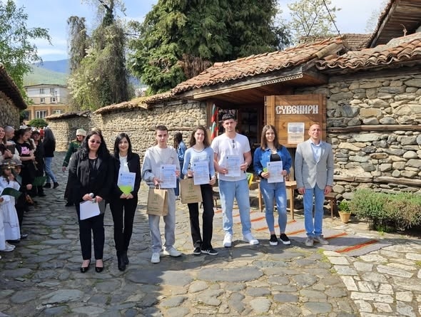 Наградиха победителите в общинския конкурс за есе в Берковица