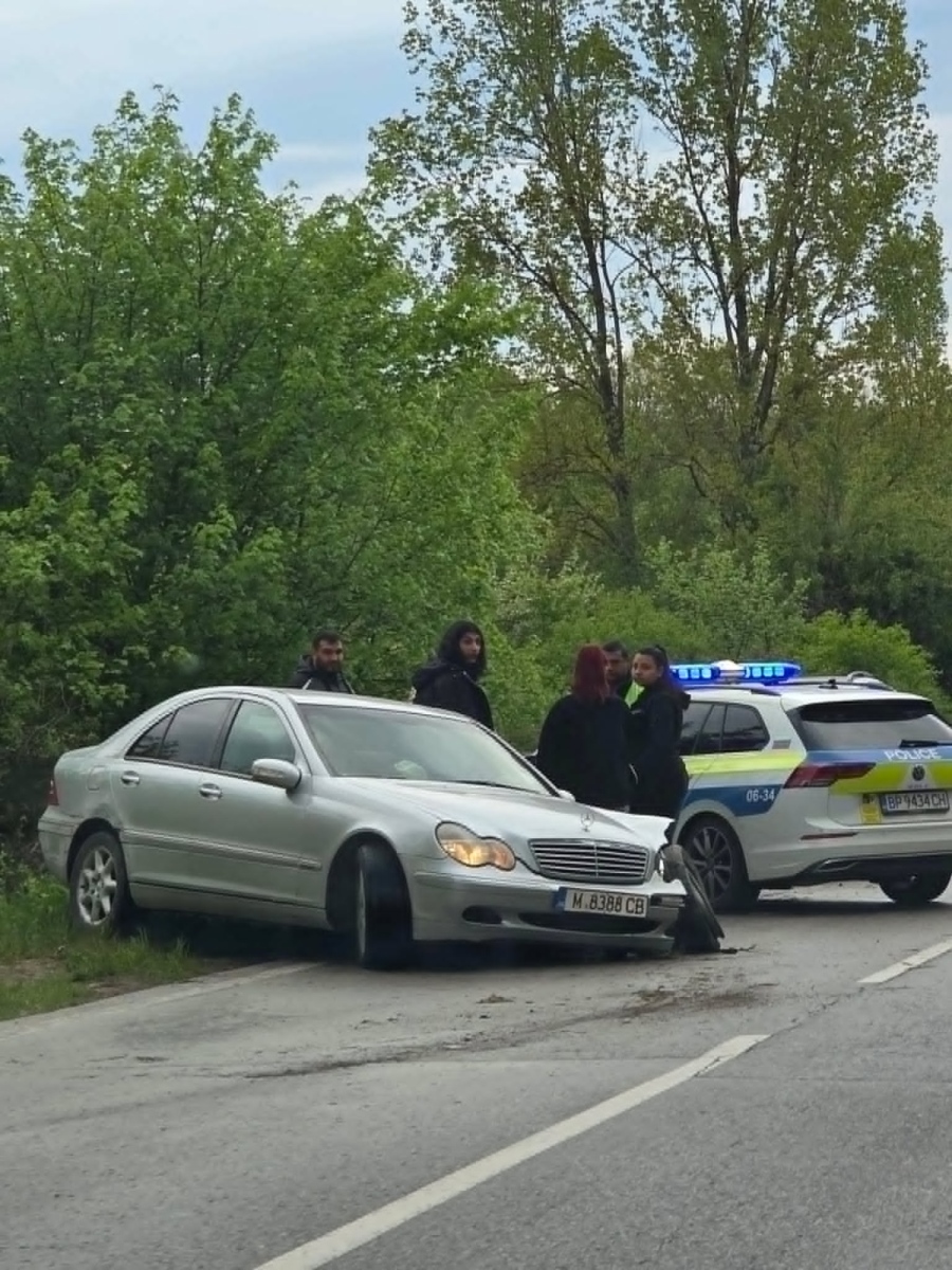 Студент с „Мерцедес“ скочи в канавка, бързал за лекции към Враца