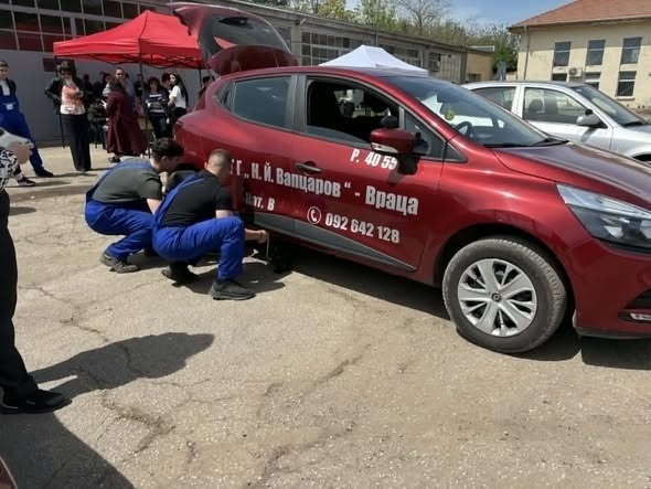 ПТГ „Н. Й. Вапцаров“ – Враца с призово място в състезание по автотранспортни умения 