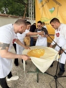 И Красен Кръстев въртя баница в Крушовица