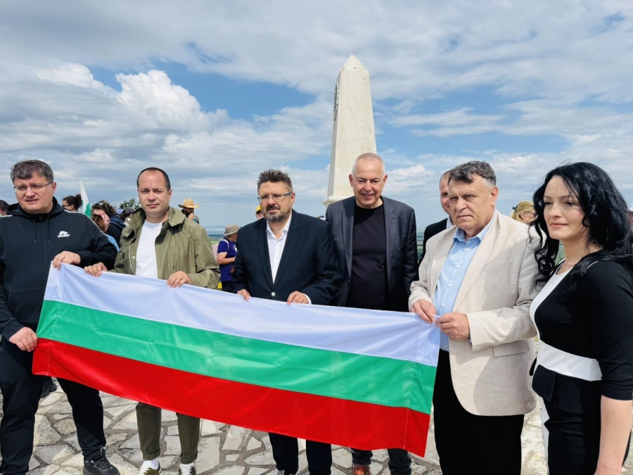 Почетоха паметта на Ботевите четници на връх Милин камък