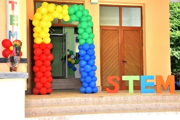 Откриха високотехнологичен STEM център в Начално училище „Христо Ботев“ в Бяла Слатина