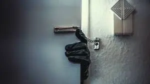 Разбиха входната врата и обраха жилище във Видин, издирват извършителя