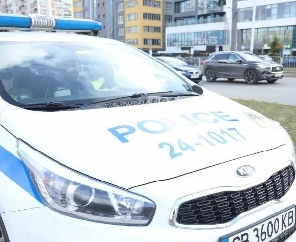 Двама почерпени шофьори седнаха зад волана, единия преспа в ареста