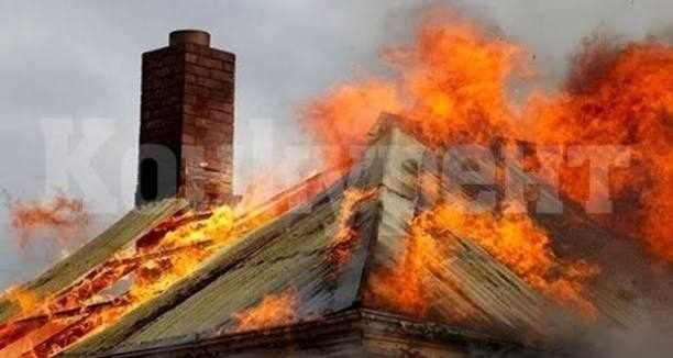 Пожар унищожи покрив и имущество в частен имот във Видин