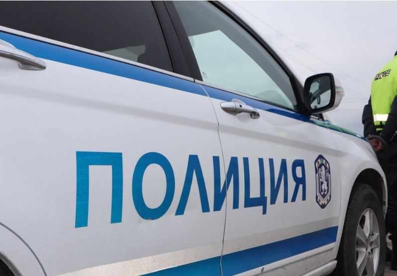 Тежък сблъсък между две „БМВ“-та прати шофьор в столична болница след зрелищно ПТП край АЕЦ „Козлодуй“