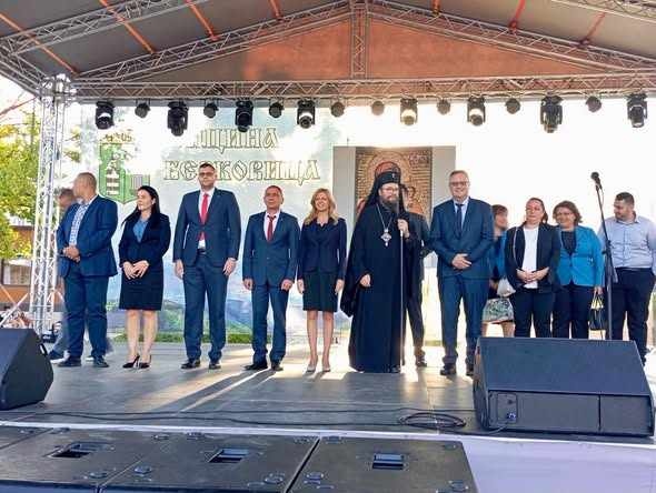 Председателят на НС Михаела Доцова с емоционална реч в Берковица, Деси Добрева вдигна площада на крака