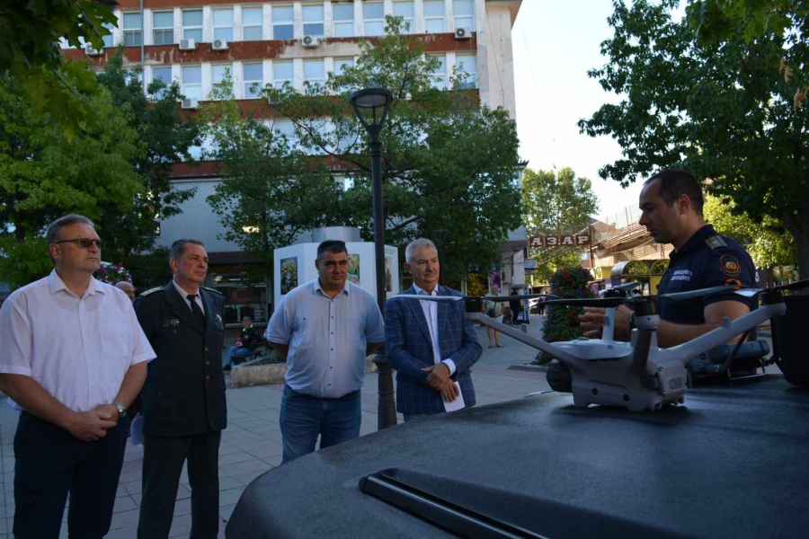 На празника си огнеборците в Монтана показаха противопожарен дрон