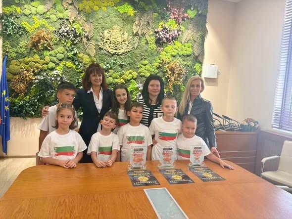 Кметът Маринела Николова се срещна с децата от SmartyKids – Козлодуй
