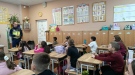 Служители на „Пътна полиция“ - Враца проведоха беседи с учениците ОУ “Васил Левски“