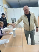 Кметът на Ружинци Александър Александров гласува рано сутринта: Всички секции в общината отвориха навреме